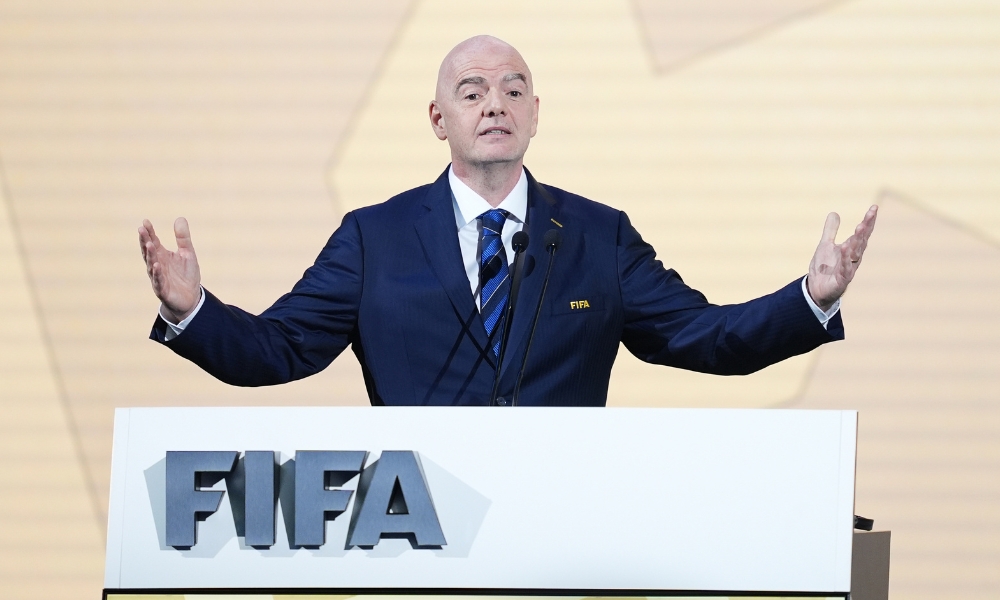 中足联将逐 中足联将逐