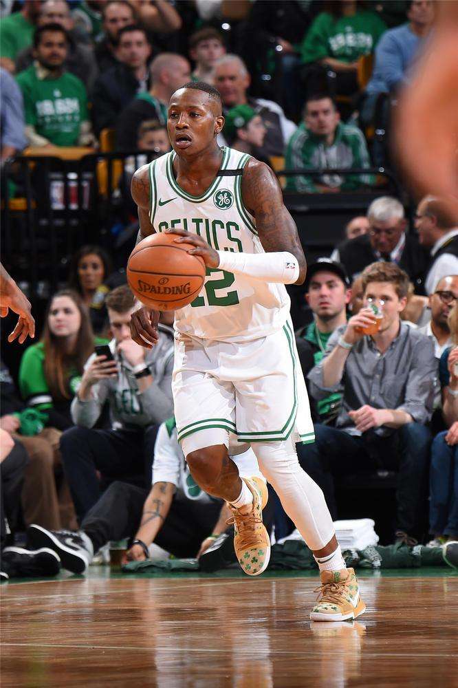 勇士死亡五小2.0横扫联盟!揭秘11胜0负不败阵容的制胜密码.