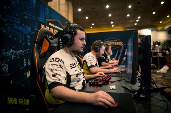 演艺叠加 演艺叠加